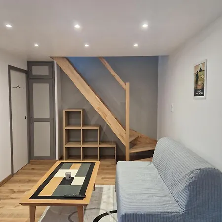 Baie Du Mont Saint Michel, Petite Maison Neuve * بونتورسون