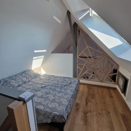 Baie Du Mont Saint Michel, Petite Maison Neuve * بونتورسون