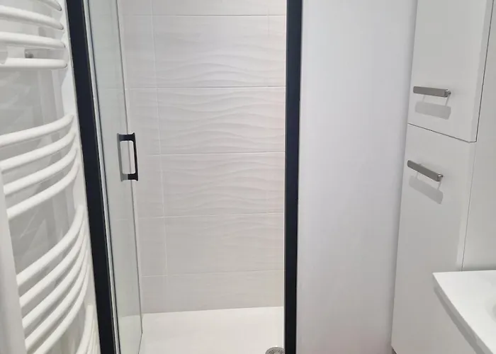 Baie Du Mont Saint Michel, Petite Maison Neuve * 蓬托尔松