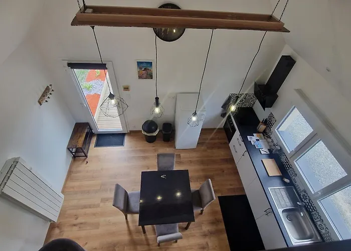 Baie Du Mont Saint Michel, Petite Maison Neuve * 蓬托尔松